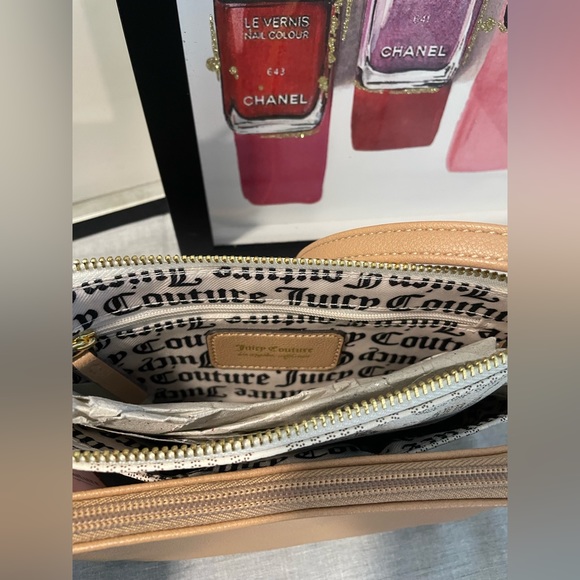Juicy Couture Pullout Pouch Crossbody - Picture 5 of 5